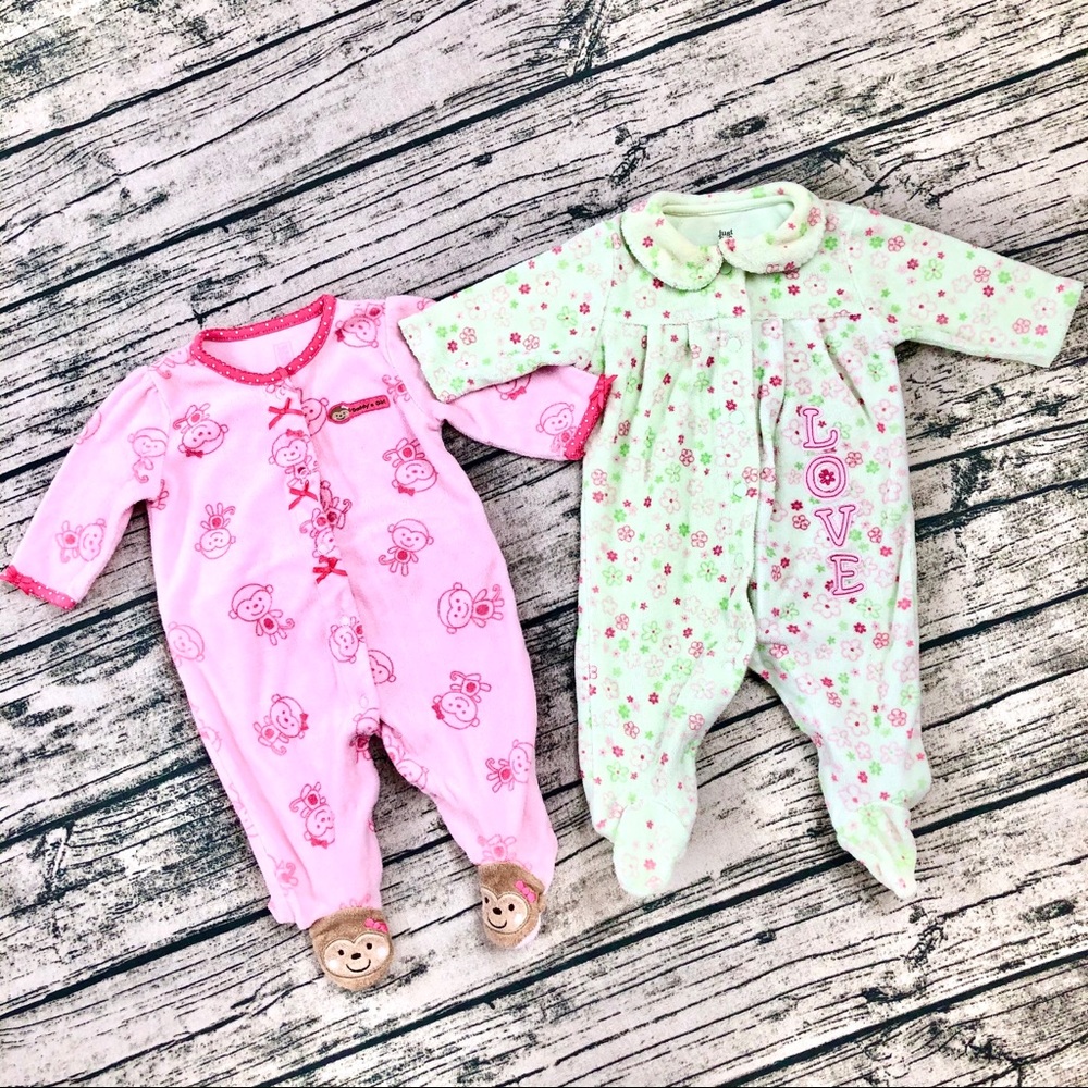 JUST ONE YOU⚡️2 Pcs Onesie Fleece Footie Bundle